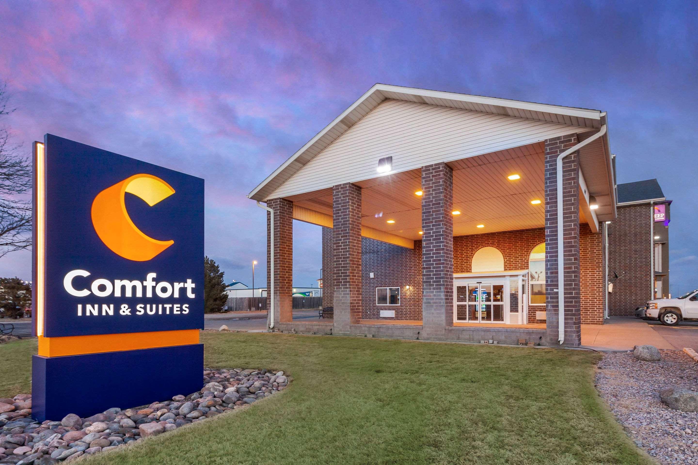 Comfort Inn & Suites Hays I-70 Exteriör bild