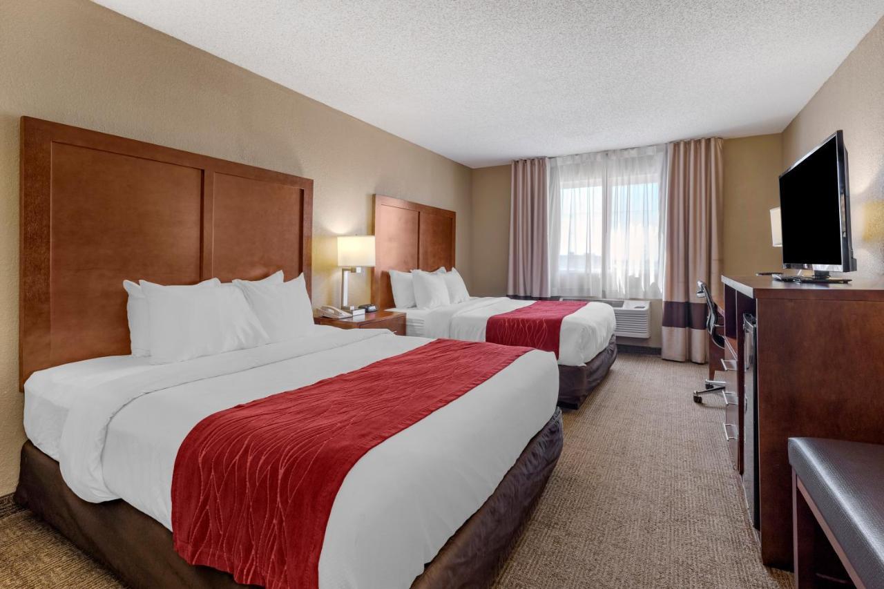Comfort Inn & Suites Hays I-70 Exteriör bild