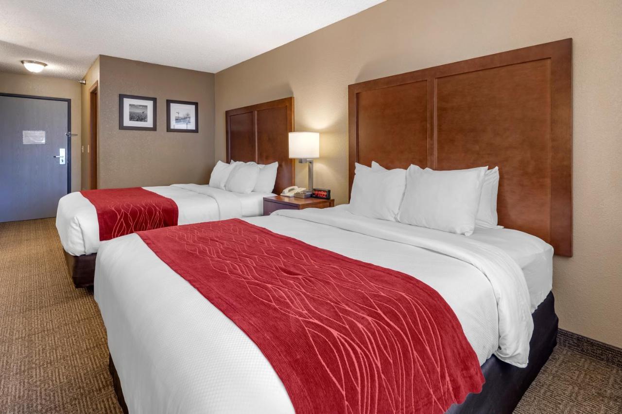 Comfort Inn & Suites Hays I-70 Exteriör bild
