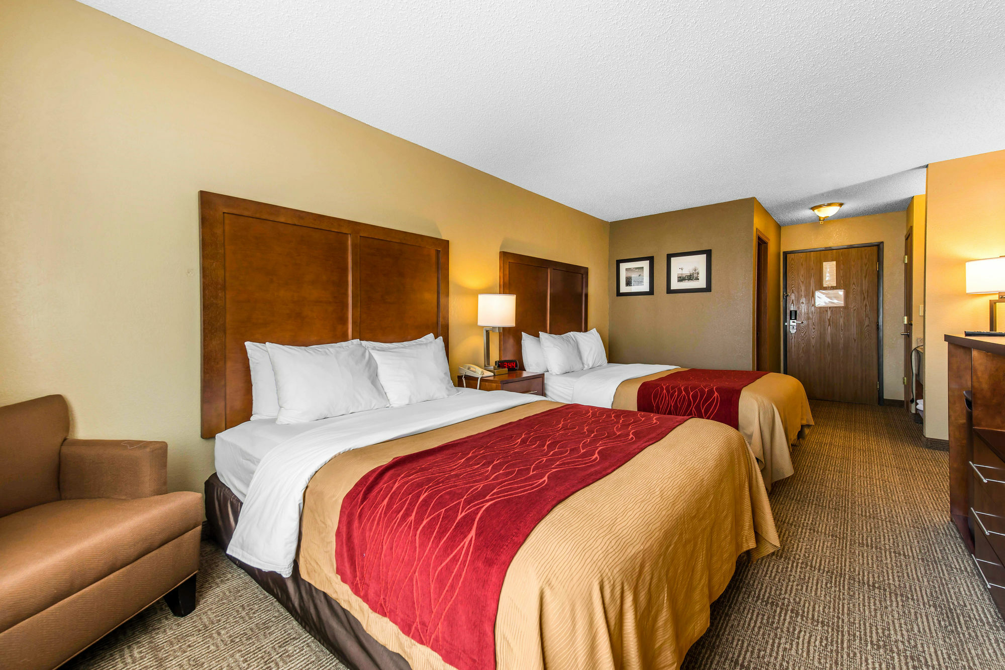 Comfort Inn & Suites Hays I-70 Exteriör bild