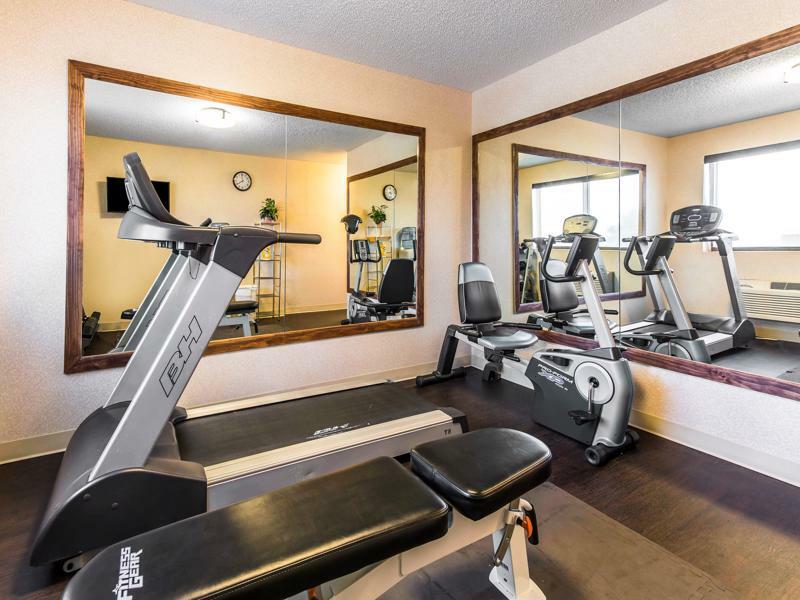 Comfort Inn & Suites Hays I-70 Exteriör bild